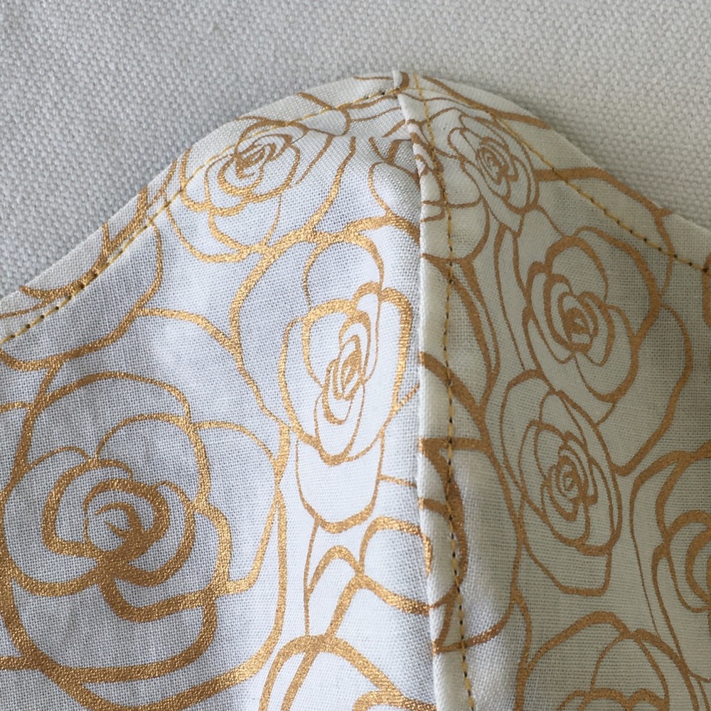 FACE MASK 💯% COTTON GOLD ROSES ON CREAM - Picture 7 of 11